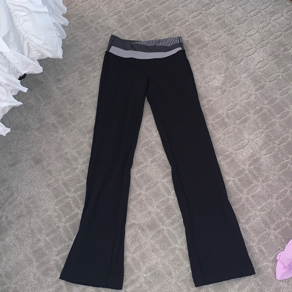 Lululemon yoga pants